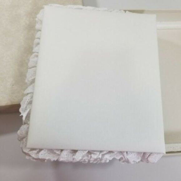 Vintage Hallmark Cherish Fabric Covered Keepsake Baby Album Eyelet Trim NOS - Picture 7 of 12